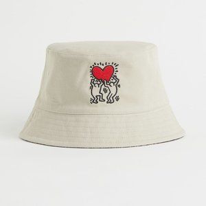 H&M Keith Haring Reversible bucket Unisex Hat Beige Heart Embroidered Heart Hat